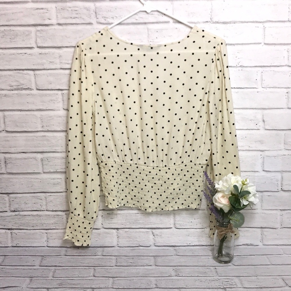 Beautiful Off-White Blouse - Picture 2 of 16